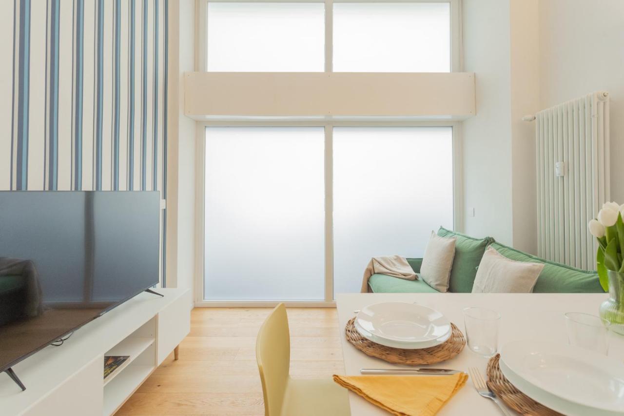 A Step From The Lake Apartment By Rent All كومو المظهر الخارجي الصورة