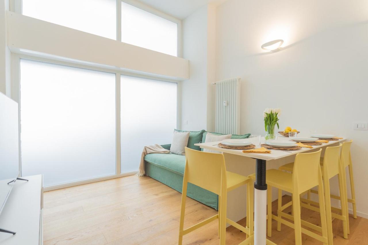 A Step From The Lake Apartment By Rent All كومو المظهر الخارجي الصورة